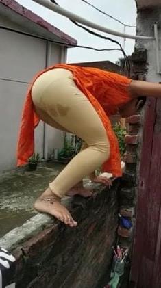 19P panty line show