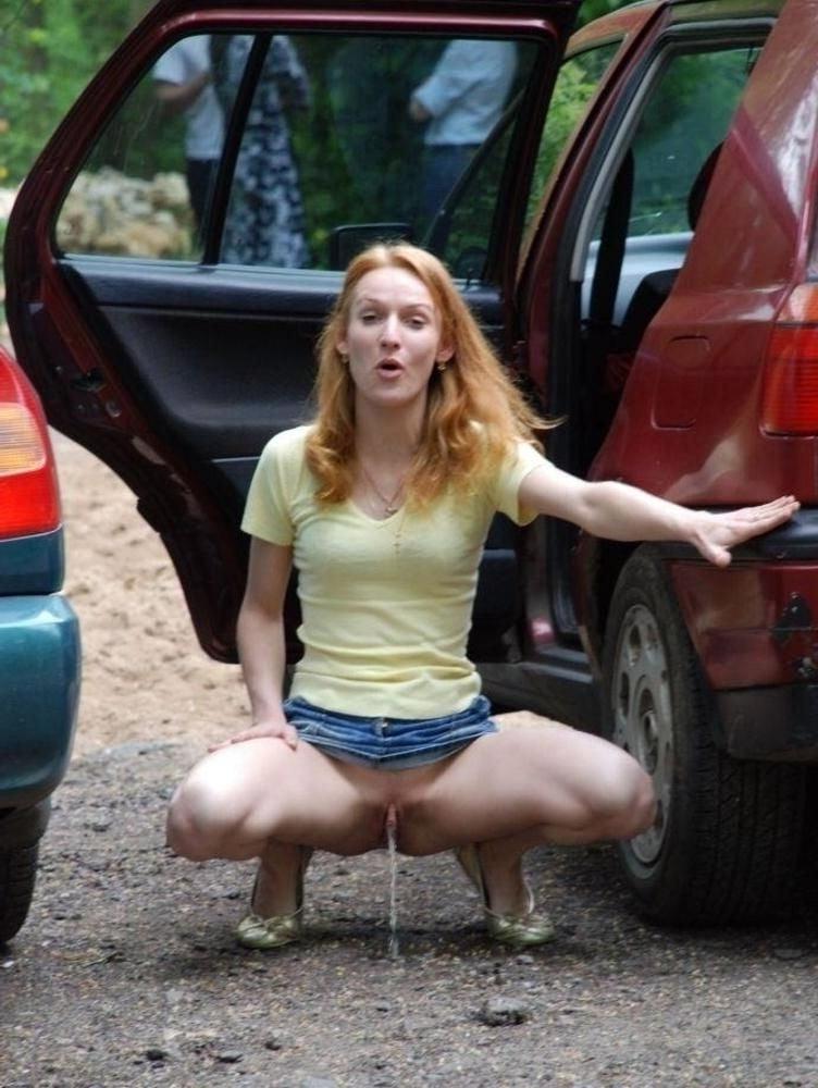 24P GIRL &amp; CAR 48 Pissing