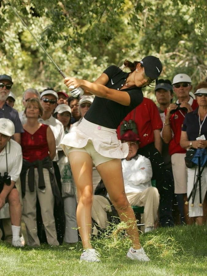 25P Athletic Upskirt and Cameltoe