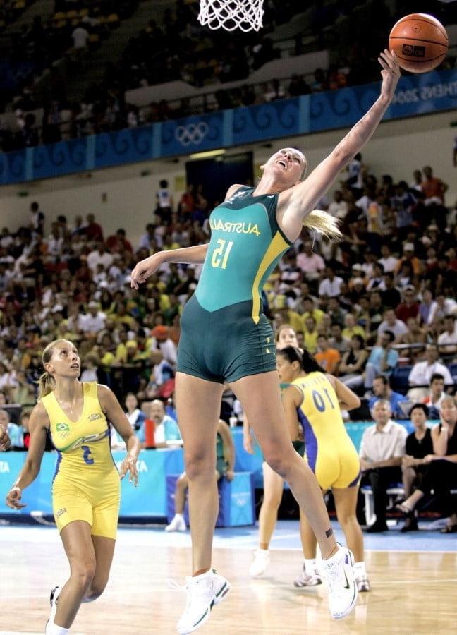 25P Athletic Upskirt and Cameltoe