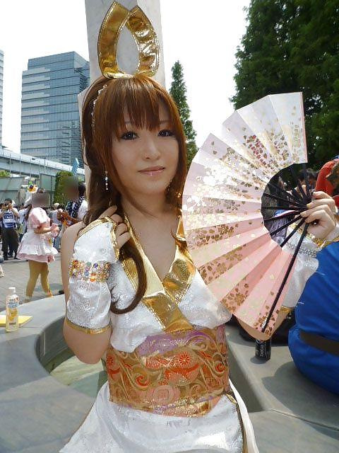25P Jap Girls Pose