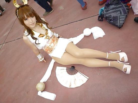 25P Jap Girls Pose