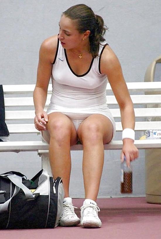 20P Upskirt tennis 