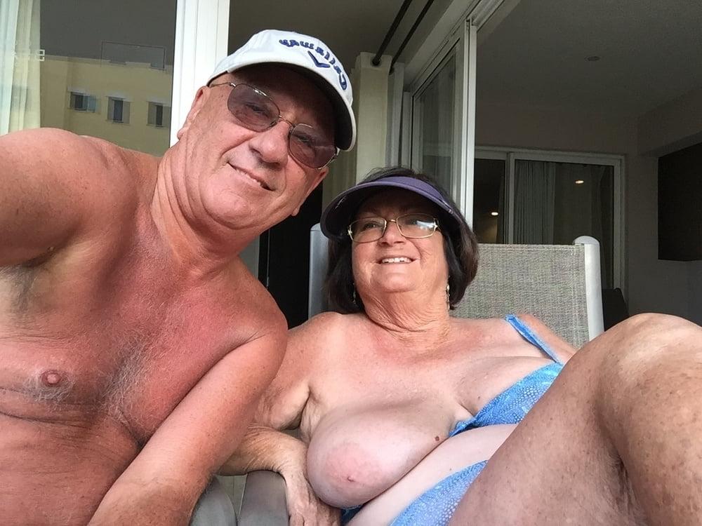 25P Senior couple