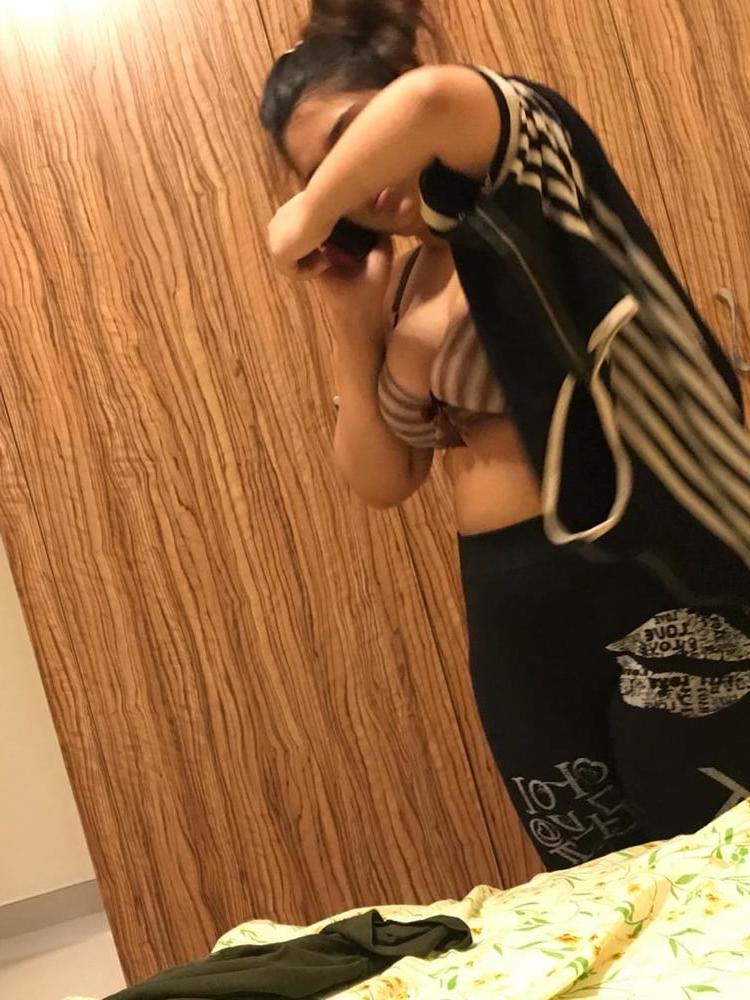 13P Hottest Sexiest babe in hotel