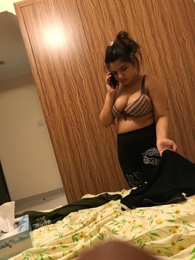 13P Hottest Sexiest babe in hotel