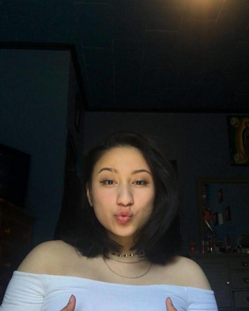 25P My Hot Friend Lizz