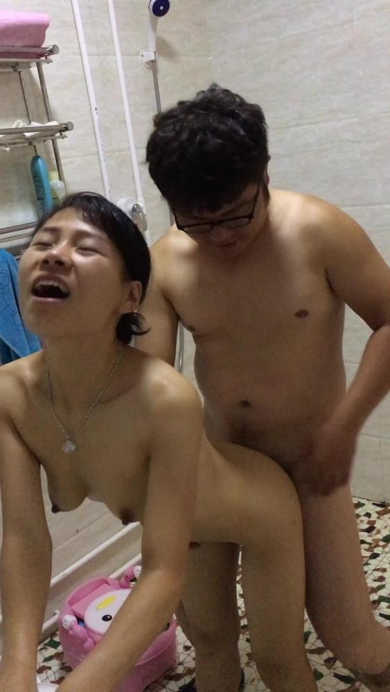 18P Couple have sex