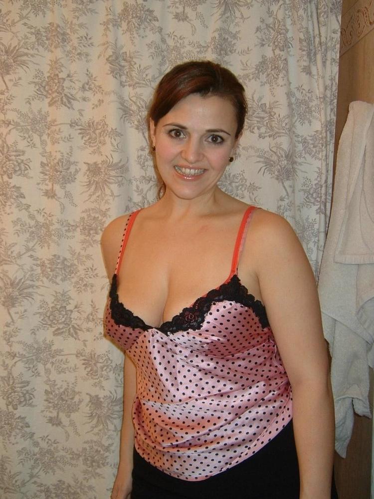 25P Horny &amp; Slutty HouseWife
