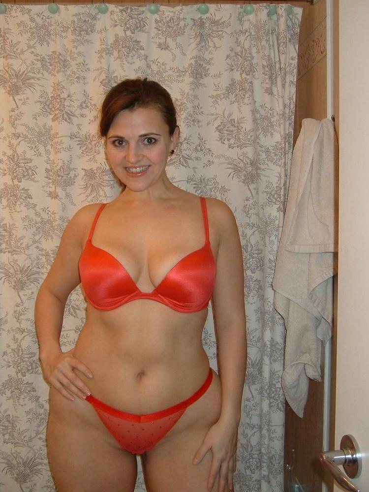 25P Horny &amp; Slutty HouseWife