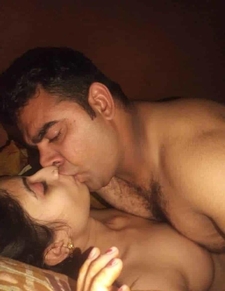 9P Desi married couple