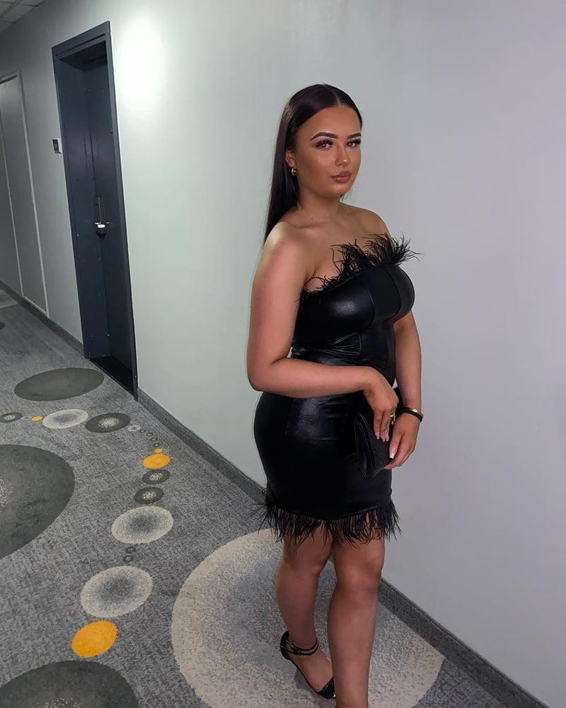 25P Fits Her Tight Body Perfect