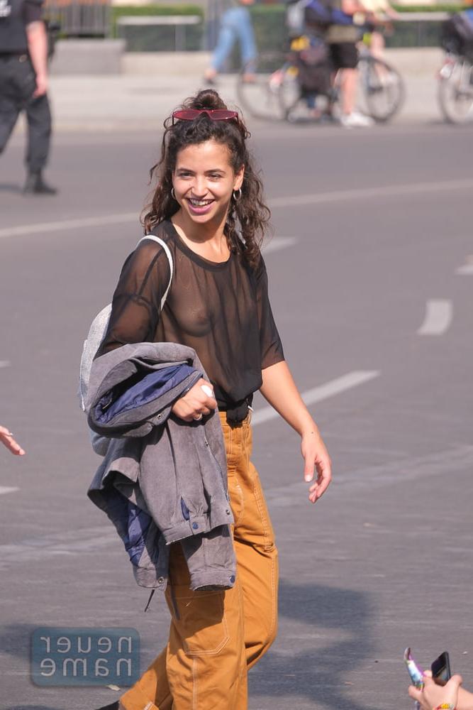 25P Nude in Public Berlin - Preview