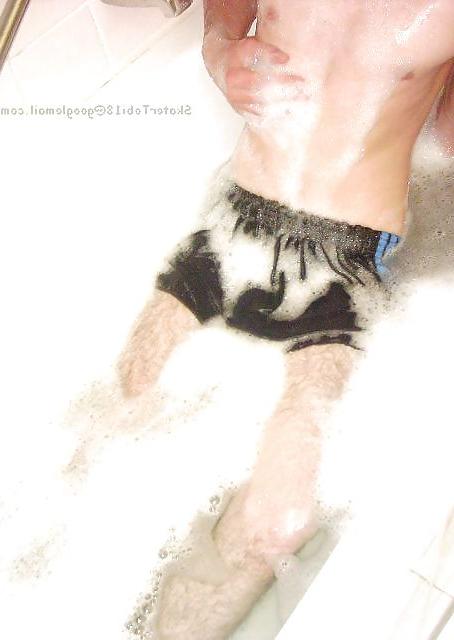 25P Ich mit geiler short im wasser wixen 