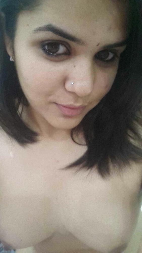 25P Super Hot Desi Girl on Cam