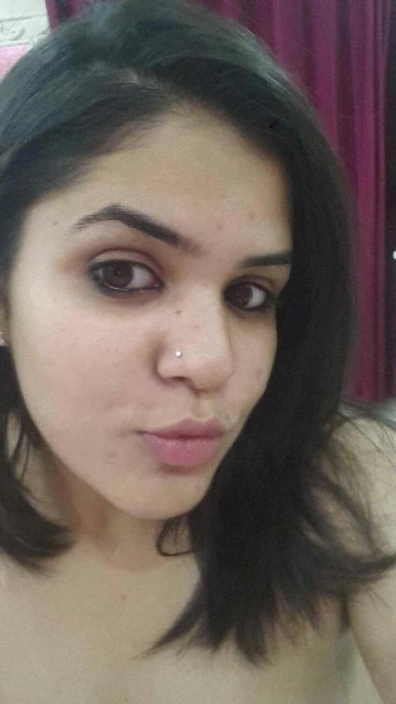25P Super Hot Desi Girl on Cam