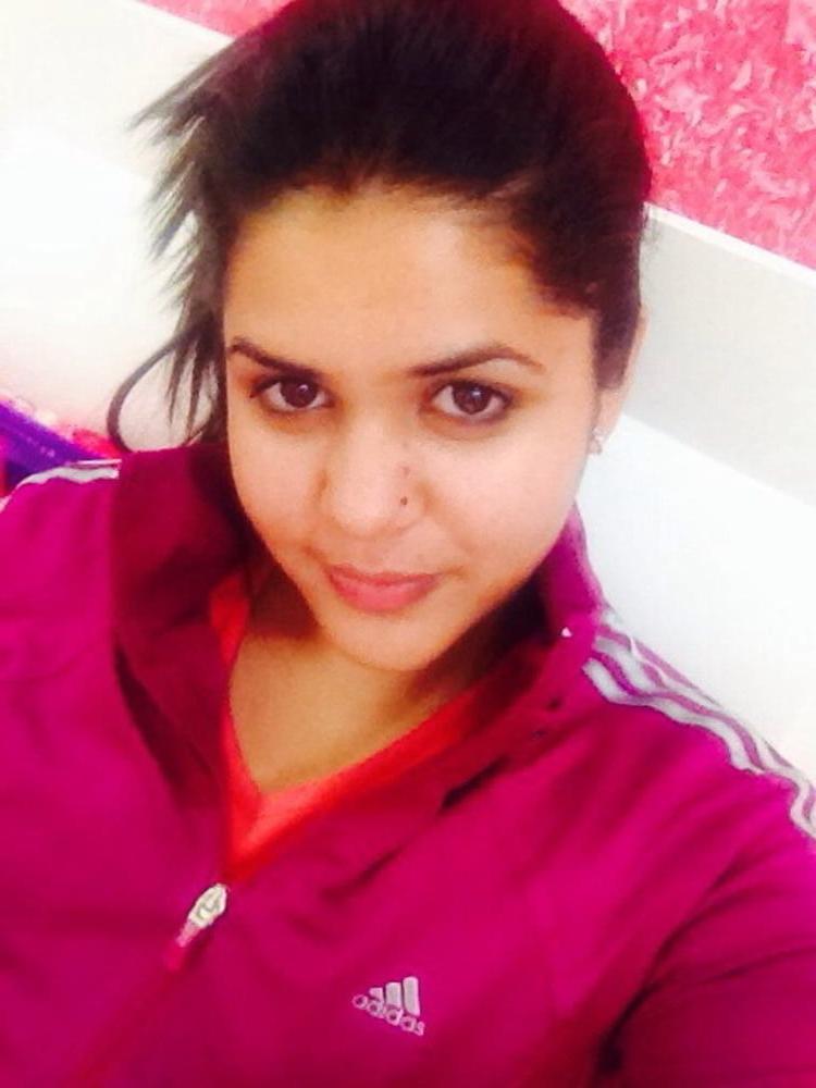 25P Super Hot Desi Girl on Cam
