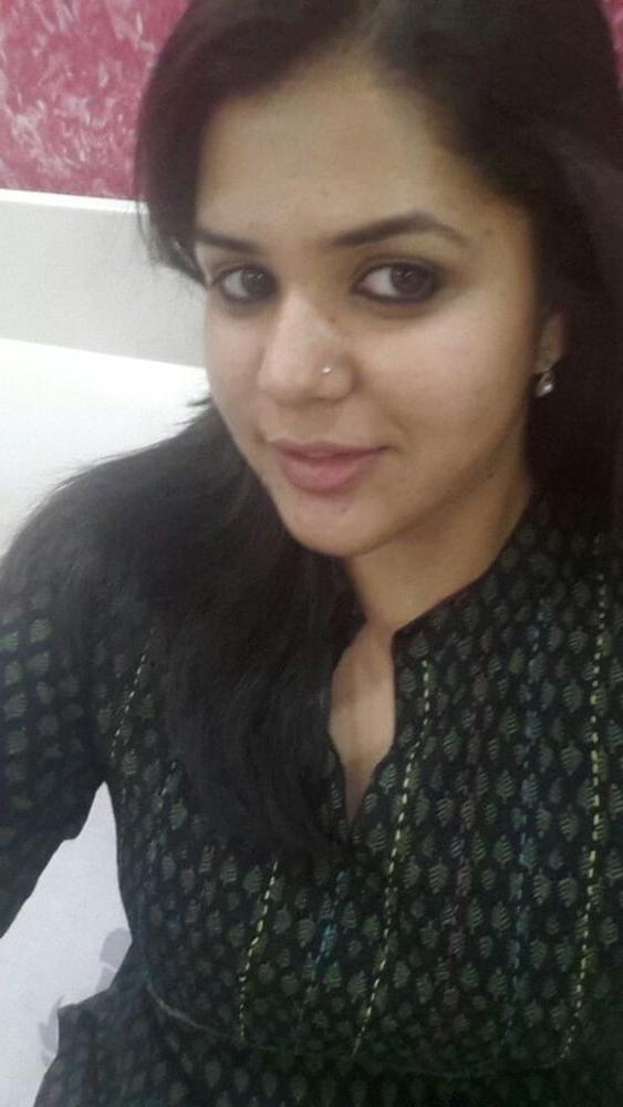 25P Super Hot Desi Girl on Cam