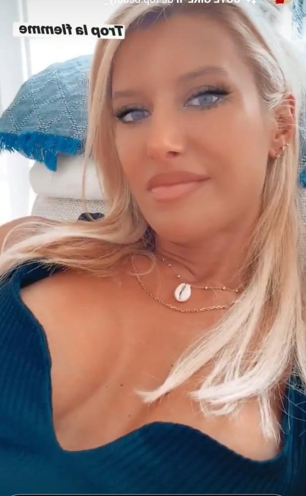 25P ALEX. PERFECT BLOND GIRL