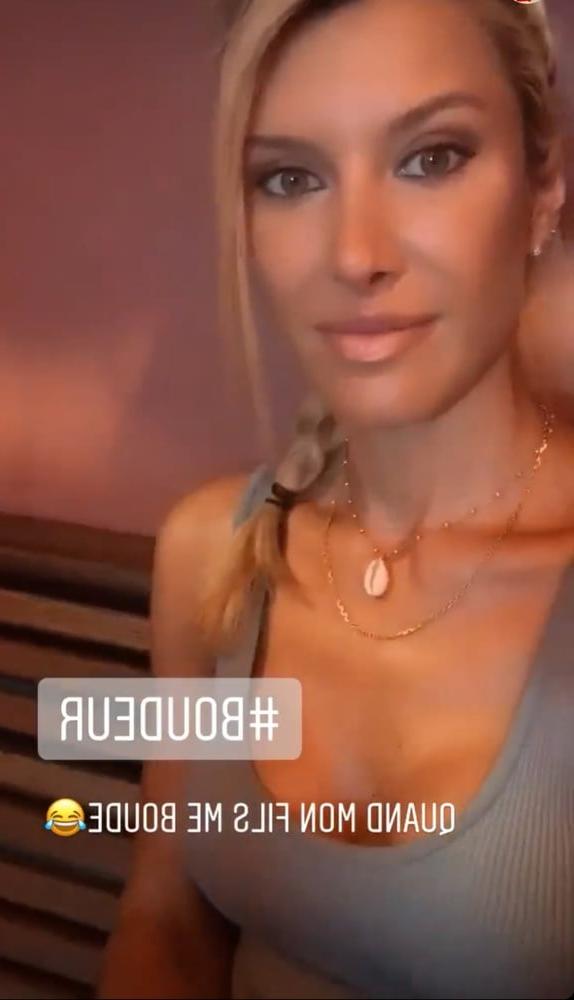25P ALEX. PERFECT BLOND GIRL