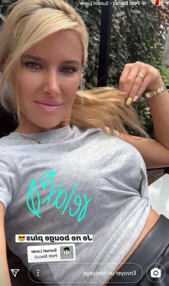 25P ALEX. PERFECT BLOND GIRL