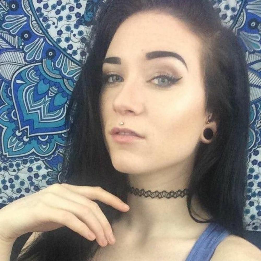 25P MY FRIEND MONICA SEND ME HOT PICS WHEN SHE'S HORNY