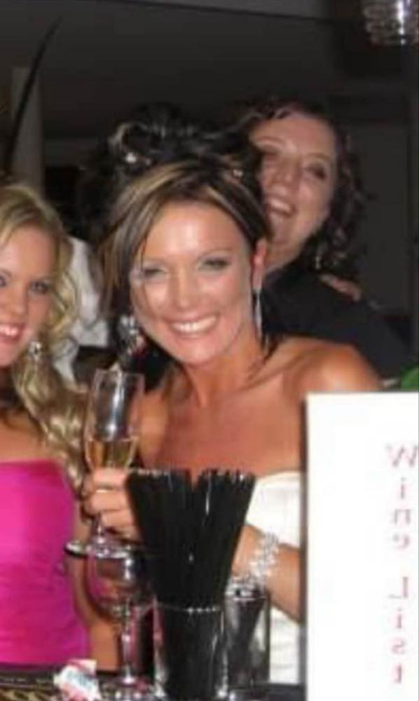 21P Australian hotwife now turned into prostitute