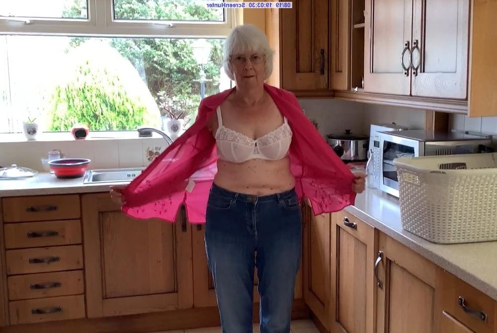 16P Show Stu your Tits
