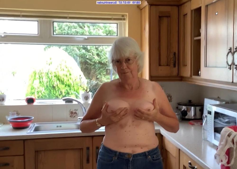 16P Show Stu your Tits