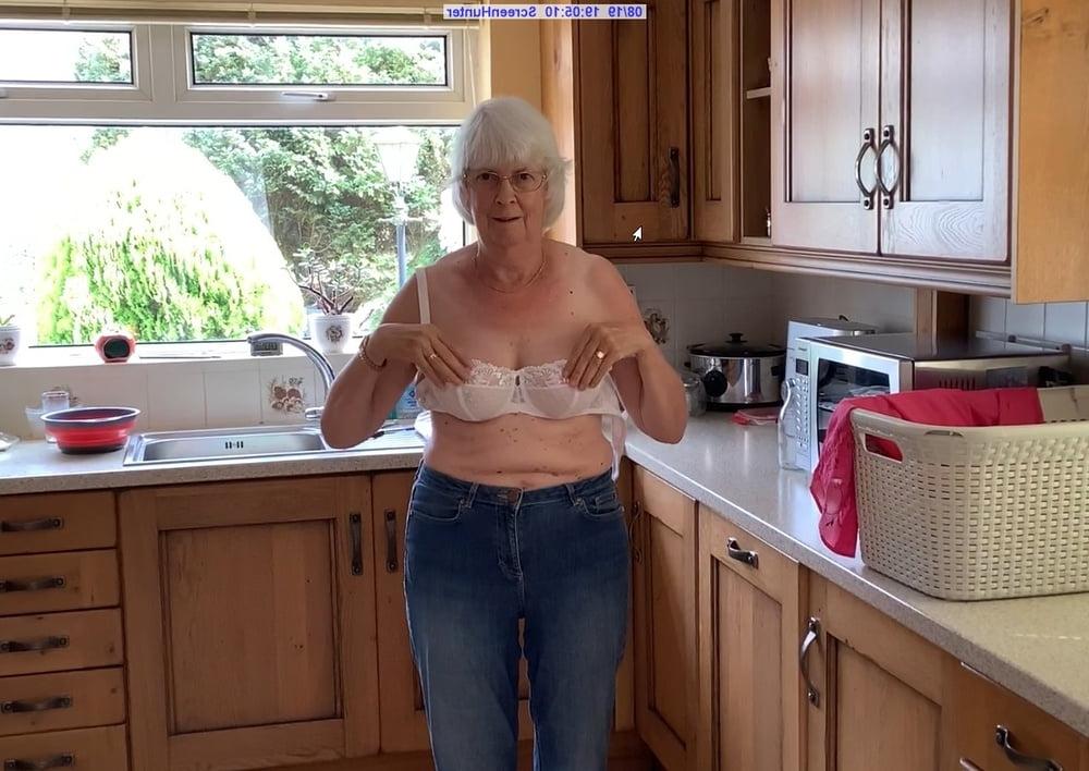 16P Show Stu your Tits