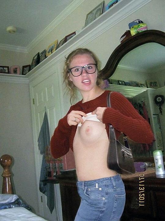 25P Show me one tit