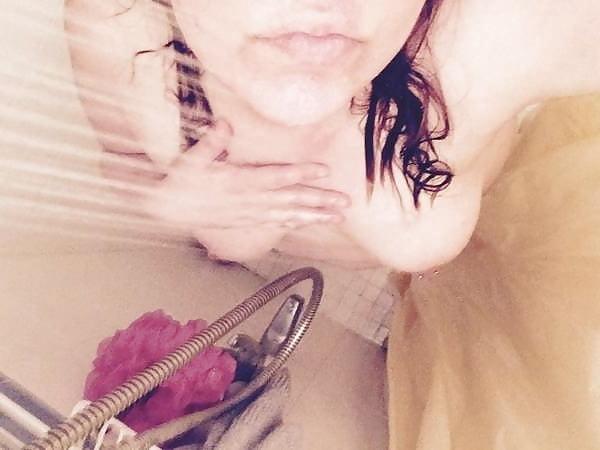 25P Pussy Show