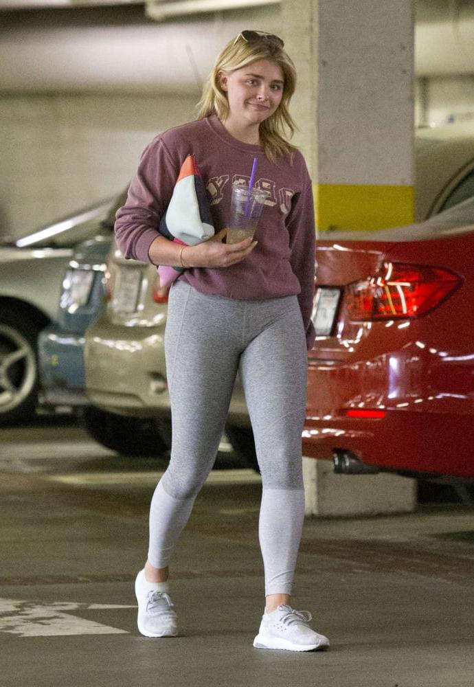 18P Chloe Grace Moretz Camel Toe
