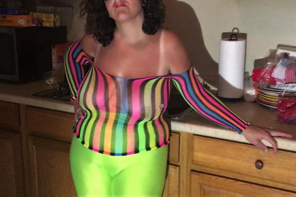 25P Hot camel toe pics