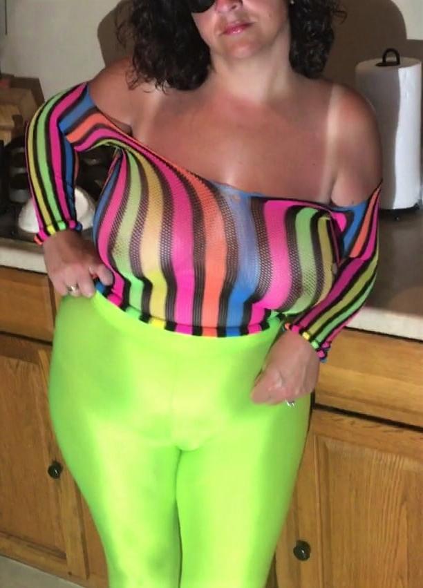 25P Hot camel toe pics