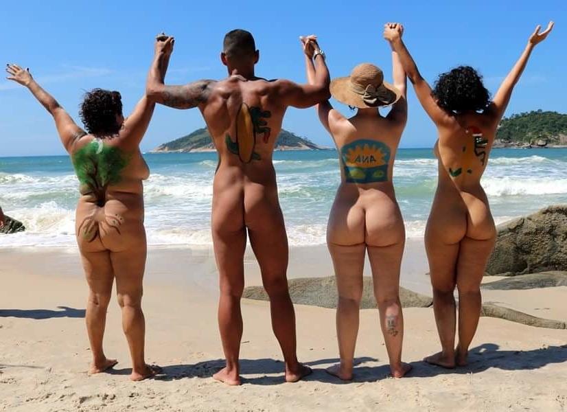6P Beach couple