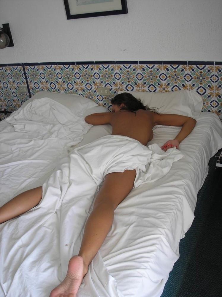 12P Young couple on vacation