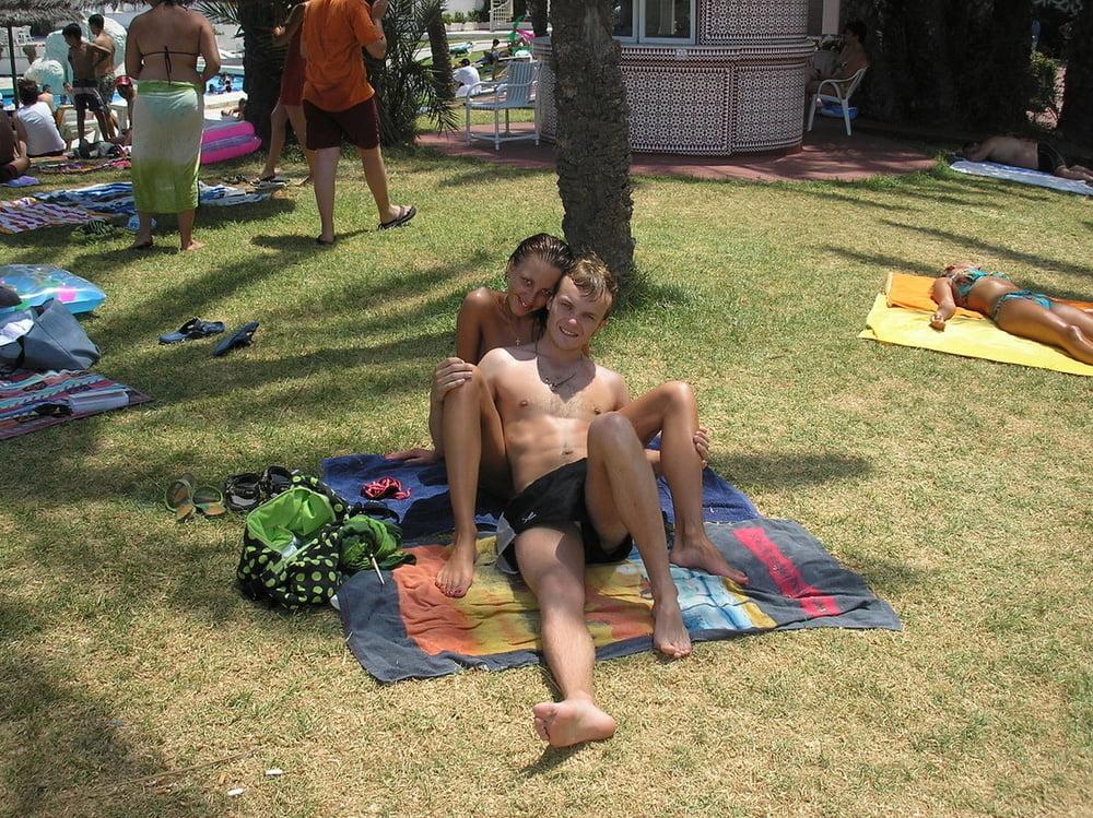 12P Young couple on vacation