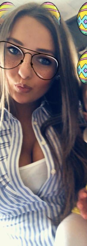 25P Former Hooters Employee From Connecticut