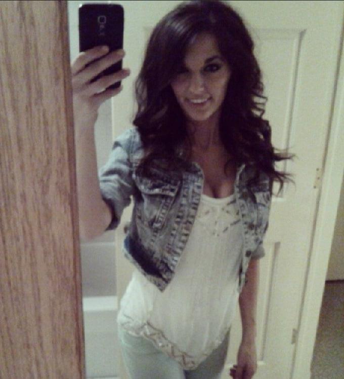 25P Former Hooters Employee From Connecticut