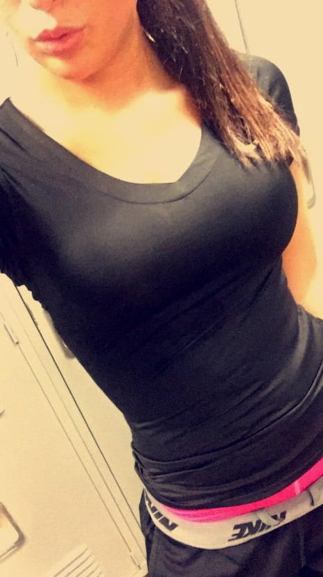 25P Former Hooters Employee From Connecticut