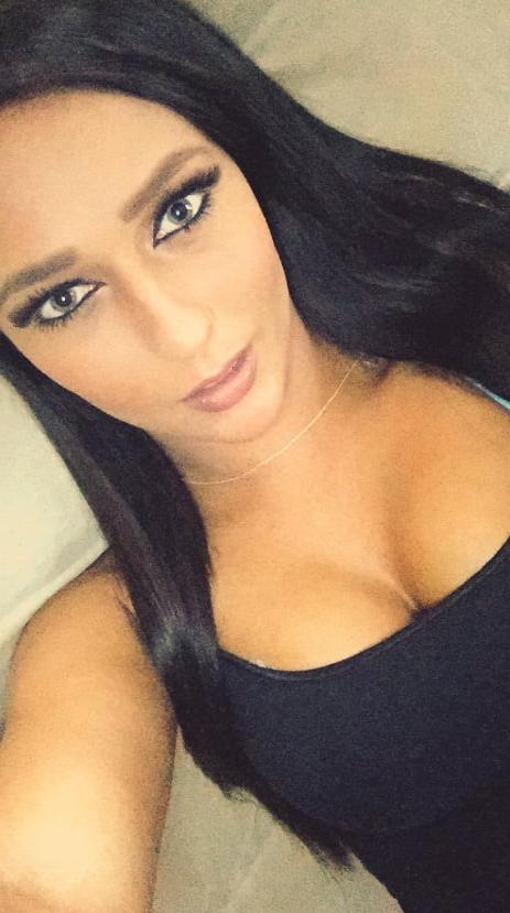 25P Former Hooters Employee From Connecticut