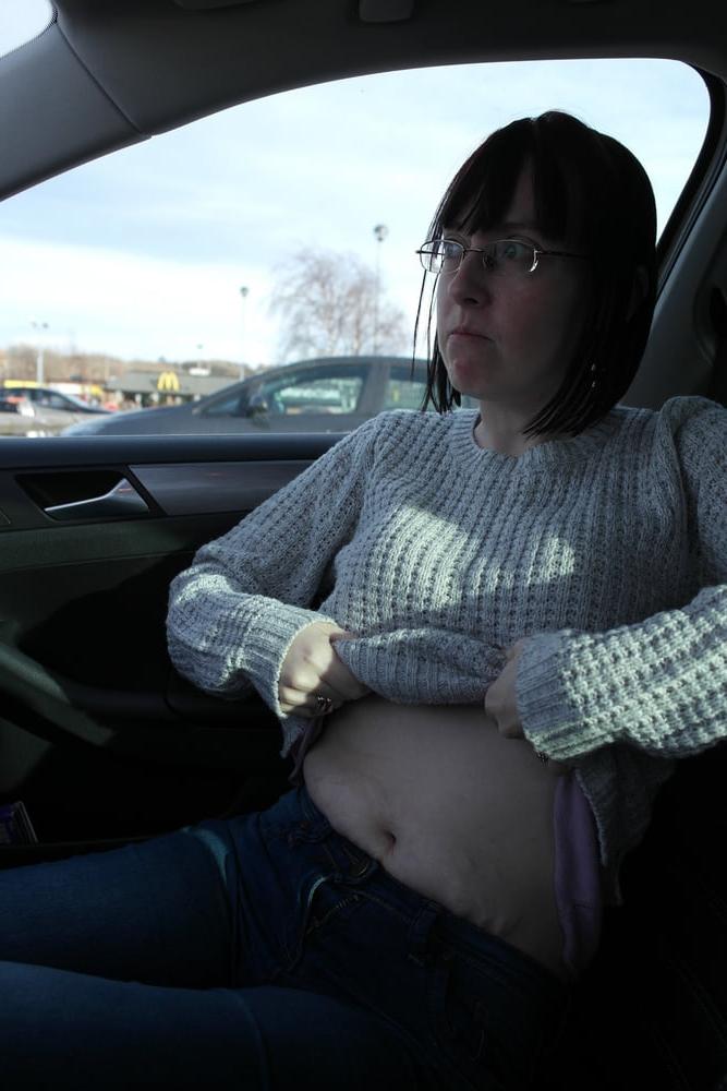 25P Haley flashing in Barnsley Car park
