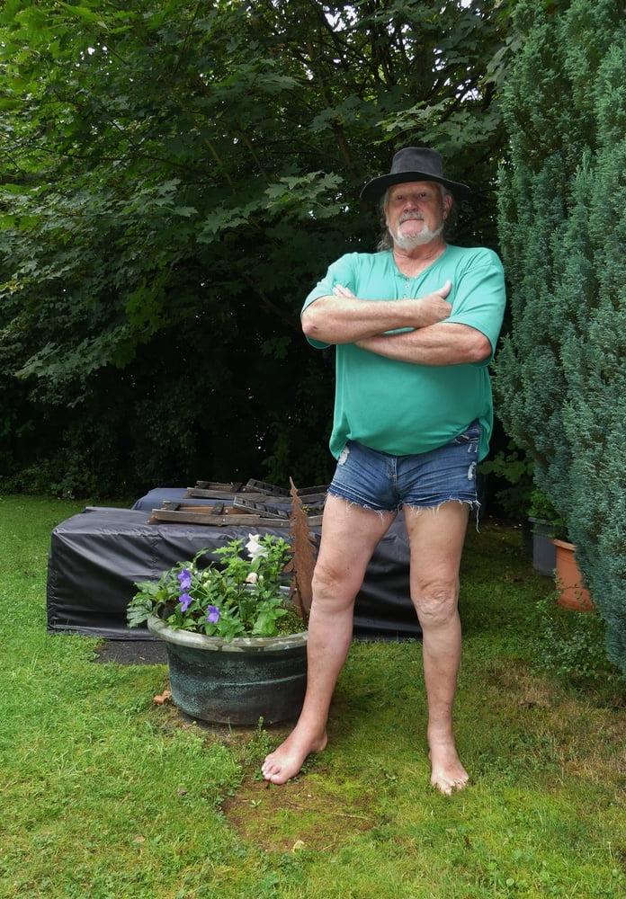 25P In Shorts