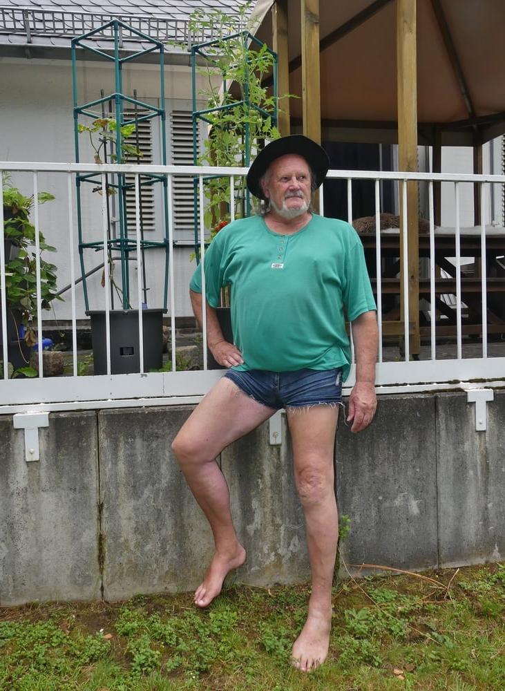 25P In Shorts