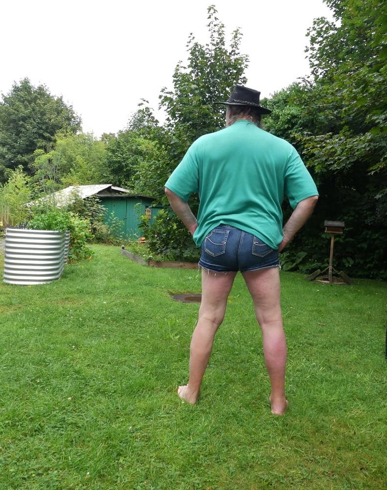 25P In Shorts