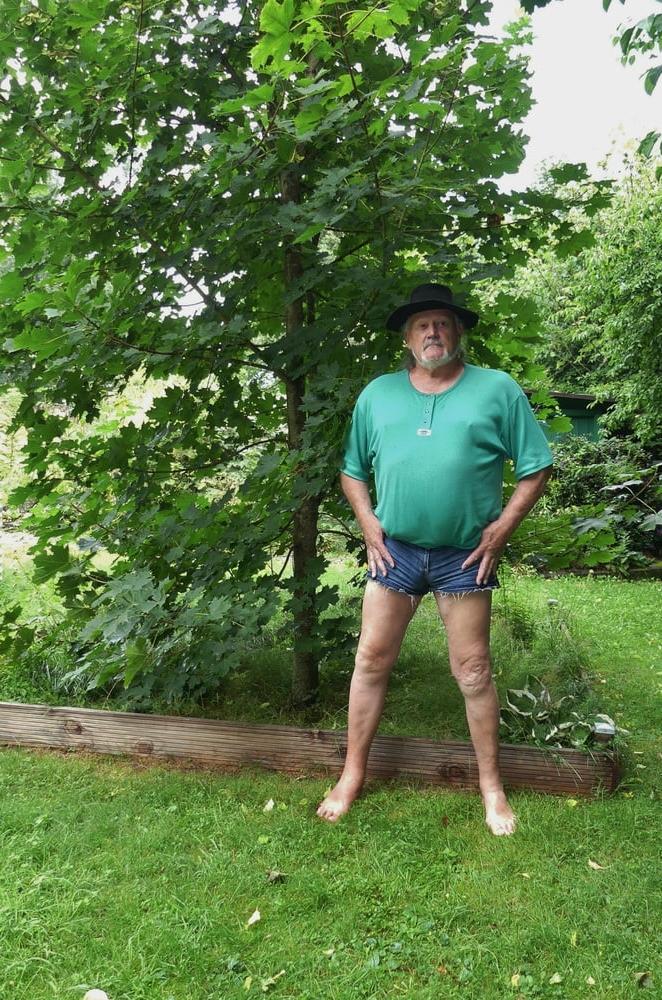 25P In Shorts