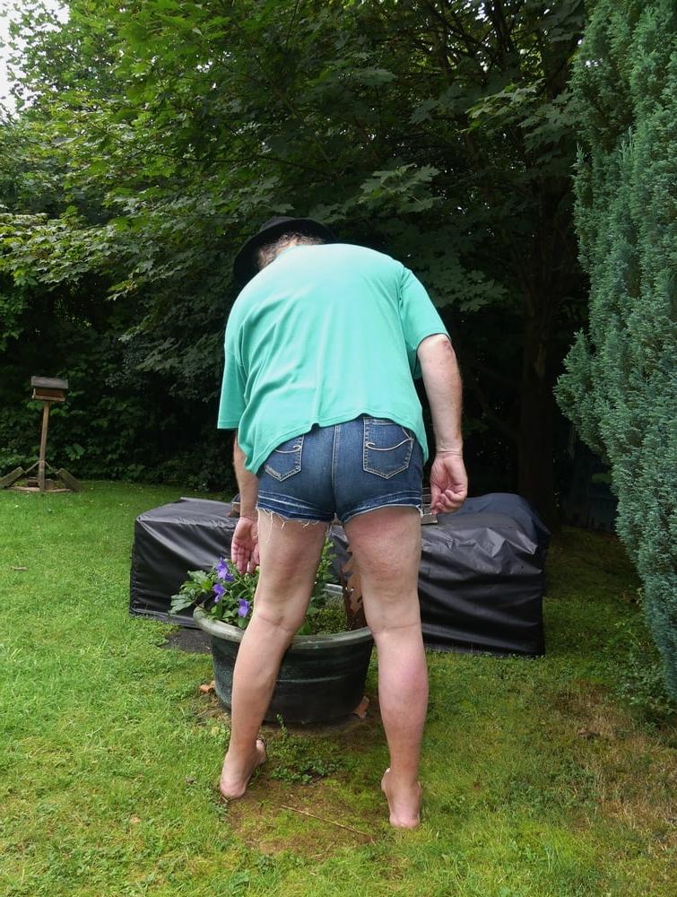 25P In Shorts