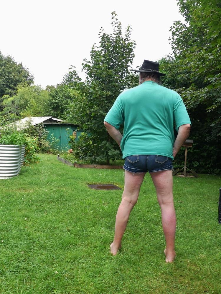 25P In Shorts