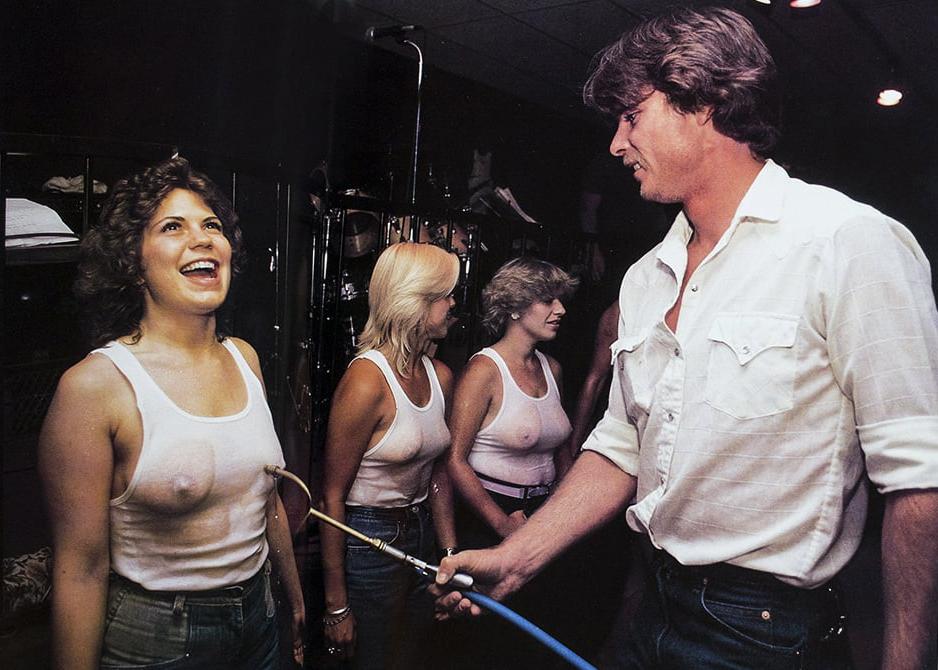 25P Show Me the Boobies!